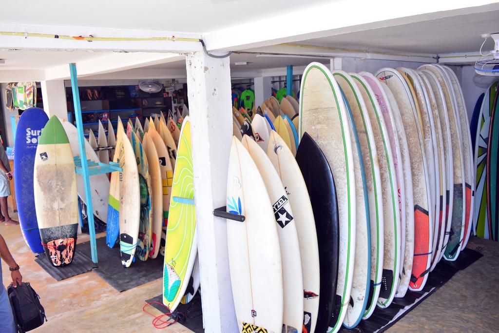 Cheeky Monkey Surf Camp 호텔 웰리가마 외부 사진
